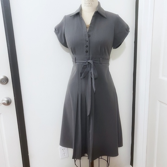 Robbie Bee Dresses & Skirts - Robbie Bee Gray My Pleated Knee Dress